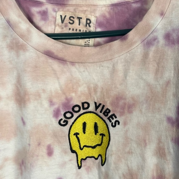 VSTR Premium purple and pink tie dye tshirt with smiley face good vibes size xl - Picture 3 of 4